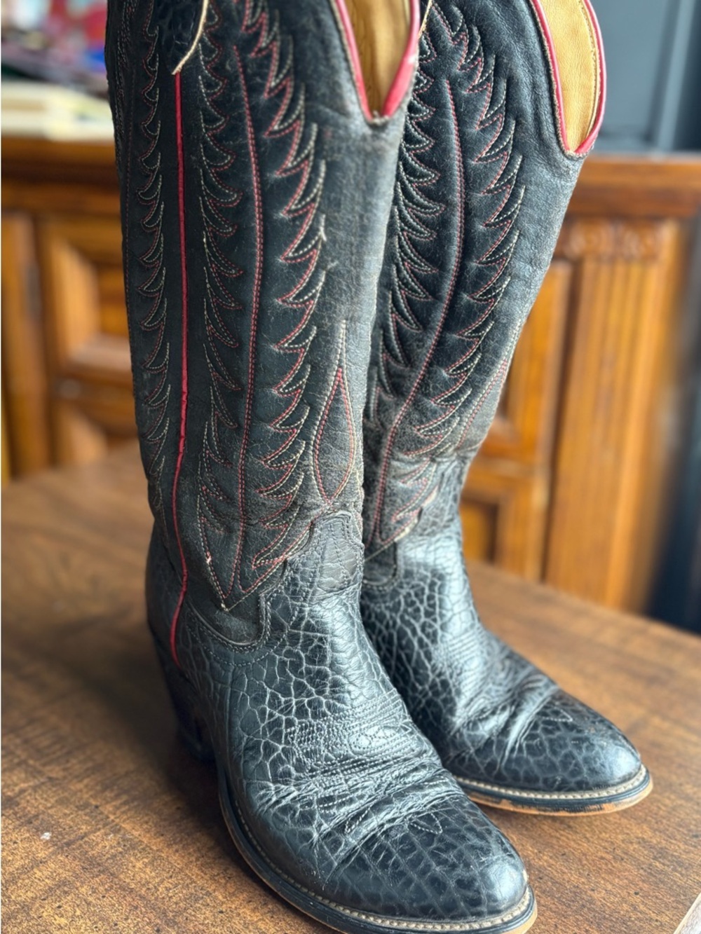 Vintage Wrangler Western Boots Black Leather Red Stitching USA Made Size 6.5